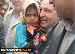 دیدار وزیر آموزش و پرورش با خانواده معلم فداکار خاشی