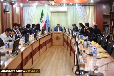 هیئت رئیسه  دور هفتم مجلس دانش آموزی کشور با حضور در وزارت علوم با دکتر محمد فرهادی   وزیر علوم، تحقیقات و فناوری  دیدار و گفتگو کرد.