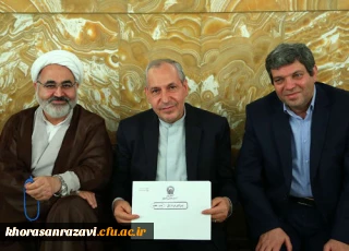 با حضور تولیت آستان قدس رضوی وزیر آموزش و پرورش به افتخار خادمی امام رضا (ع) نائل شد.