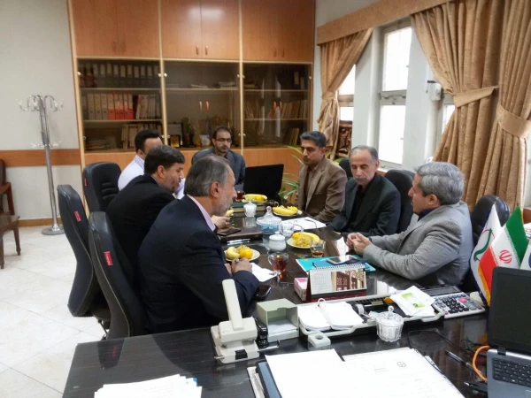 جلسه بررسی امور تبلیغاتی و ساخت  دکور های مربوط به سی  و یکم جشنواره ملی قرآن وعترت دانشجویان سراسر کشور