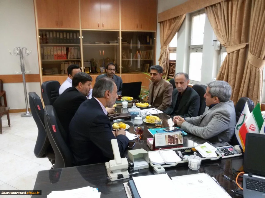 جلسه بررسی امور تبلیغاتی و ساخت  دکور های مربوط به سی  و یکم جشنواره ملی قرآن وعترت دانشجویان سراسر کشور