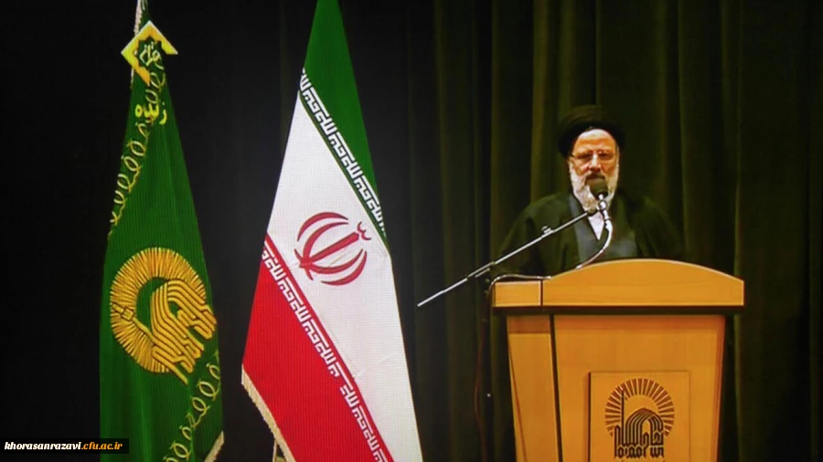 انسانیت انسان ها در پرتو تعلیم قرآن شکل می گیرد