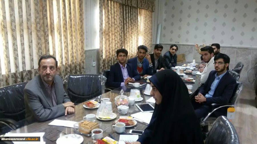 ارتباط  مستقیم ا دانشجویان تشکل های  صنفی پردیس ها ی  شهید بهشتی و شهید هاشمی نژاد   از  طریق ویدئو کنفرانس   با اقای دکتر مهر محمدی ریاست دانشگاه فرهنگیان