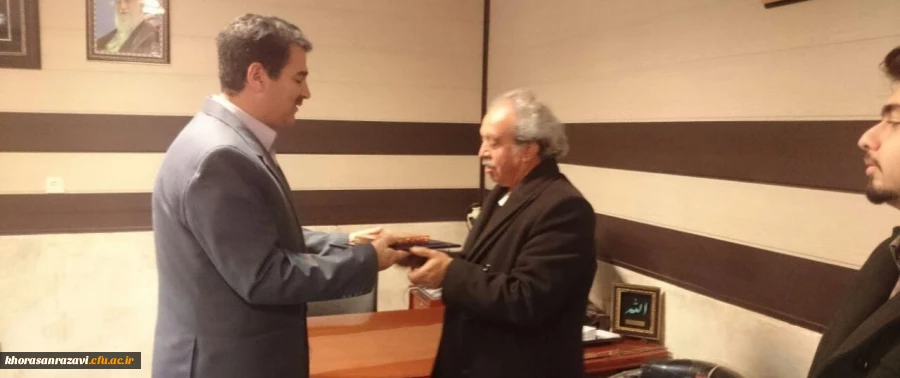 تجلیل از استاد سراجی از اساتید پیشکسوت رشته ادبیات
