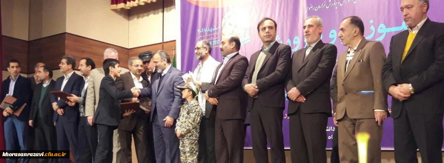 ستاندار خراسان رضوی:
معلمان میراث داران پیامبران و سازندگان جامعه ی آینده کشورند