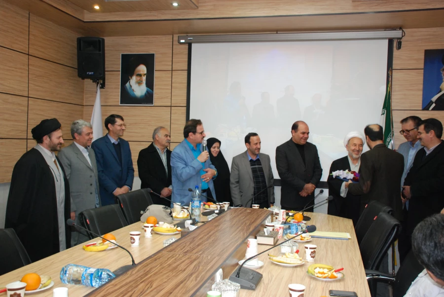 با حکم مدیریت امور پردیس های دانشگاه فرهنگیان صورت پذیرفت؛
دکترسید عباس میرشجاعیان بعنوان رییس جدید مرکز آموزش عالی ثامن الحجج  (ع) منصوب شد 2