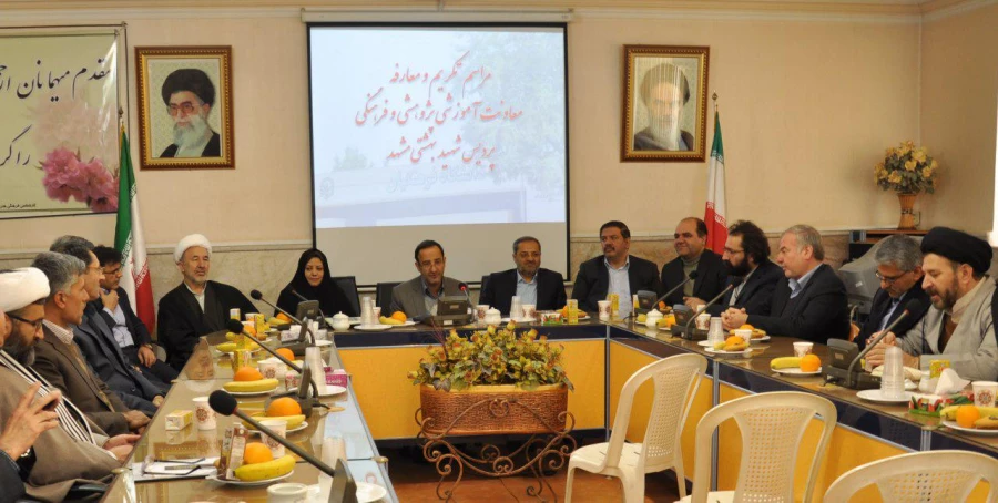 دکتر کاظمی در جلسه تودیع و معارفه معاون آموزشی پرورشی و فرهنگی پردیس شهید بهشتی دانشگاه فرهنگیان عنوان کرد:
سند تحول بنیادین بدون دانشگاه فرهنگیان بی معناست 2