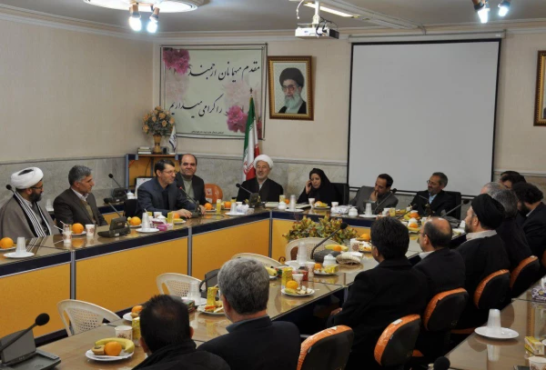 دکتر کاظمی در جلسه تودیع و معارفه معاون آموزشی پرورشی و فرهنگی پردیس شهید بهشتی دانشگاه فرهنگیان عنوان کرد:
سند تحول بنیادین بدون دانشگاه فرهنگیان بی معناست 2