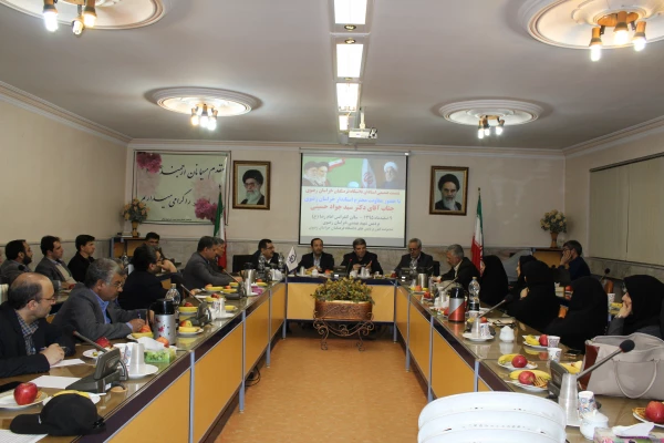 دکتر حسینی در نشست با اساتید دانشگاه فرهنگیان:
آموزش و پرورش نقش اصلی را در طرح تقسیم کار ملی برای کنترل و کاهش آسیب های اجتماعی دارد 2