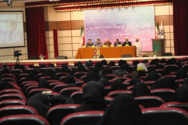 رئیس دانشگاه فرهنگیان خراسان رضوی:
آماده هرگونه همکاری با آموزش و پرورش هستیم/دانشگاه فرهنگیان پیشانی تعلیم و تربیت استان است 2