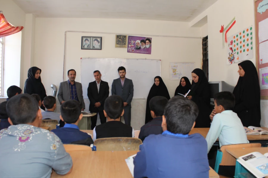 با حضور مدیر امور پردیس های دانشگاه فرهنگیان خراسان رضوی انجام شد؛

نخستین دوره ی  کارورزی  روستایی (ده ورزی ) دانشجو معلمان پردیس شهید بهشتی و پردیس شهید هاشمی نژاد دانشگاه فرهنگیان 2