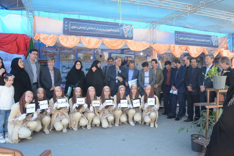 بازدید استاندار از بیستمین نمایشگاه جشنواره خیرین استان در دانشگاه فرهنگیان خراسان رضوی 2