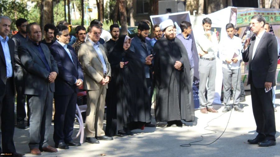 با حضور مسئولان دانشگاه فرهنگیان و شهرداری مشهد
مراسم ادای احترام به شهدای گمنام مدفون در پردیس شهید بهشتی برگزار شد 2