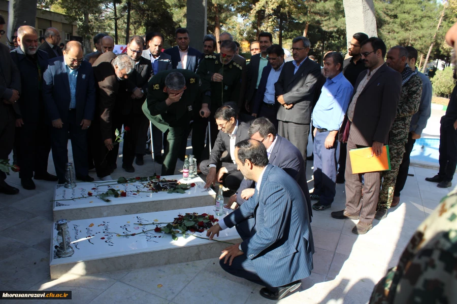 همزمان با هفته دفاع مقدس برگزار شد
آیین غبارروبی گلزار شهدای گمنام پردیس شهید بهشتی دانشگاه فرهنگیان خراسان رضوی 2