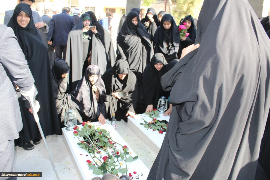 همزمان با هفته دفاع مقدس برگزار شد
آیین غبارروبی گلزار شهدای گمنام پردیس شهید بهشتی دانشگاه فرهنگیان خراسان رضوی 2