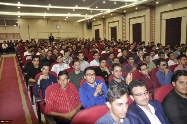 با سخنرانی رئیس دانشگاه فرهنگیان
مراسم استقبال از دانشجویان جدیدالورود دانشگاه فرهنگیان برگزار شد 2