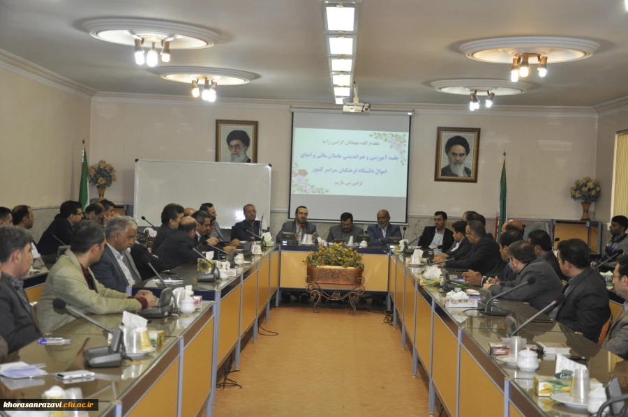 معاون طرح و برنامه و توسعه منابع دانشگاه فرهنگیان کشور:
بدون چشم داشت به تمام بازنشستگان کمک می کنیم