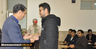 به مناسبت روز دانشجو انجام شد:
دیدار مسئولان دانشگاه فرهنگیان خراسان رضوی با دانشجومعلمان در کلاس های درس