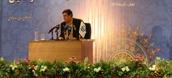 رییس دانشگاه فرهنگیان در مراسم روز دانشجو در پردیس شهید چمران:
معلم آسمان یک جامعه است و هم صحبتی با آسمان ها مایه سربلندی است