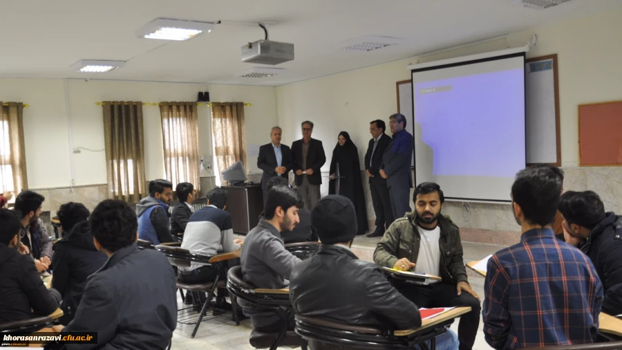 معاون آموزشی، پژوهشی و فرهنگی دانشگاه فرهنگیان خراسان رضوی:
در فضای هر رشته علمی، یادگیری زبان انگلیسی پنجره های جدیدی را به روی انسان می گشاید