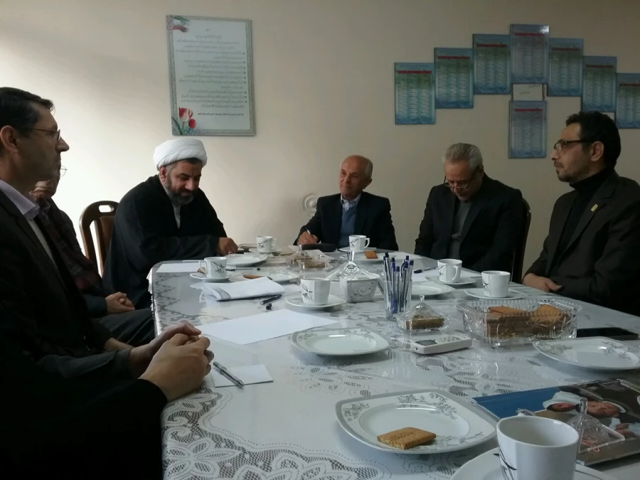 مدیر امور پردیس های دانشگاه فرهنگیان خراسان رضوی:

خیرین مدرسه ساز، نقش مربی گری در جامعه دارند 2