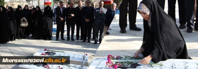 ادای احترام شرکت کنندگان در گردهمایی سراسری رویش به مقام والای شهدا
