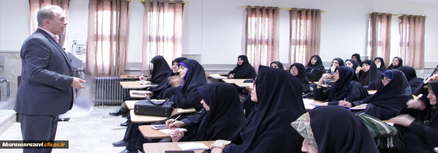 برگزاری حدود 30 جلسه آموزشی در نخستین روز از گردهمایی رویش