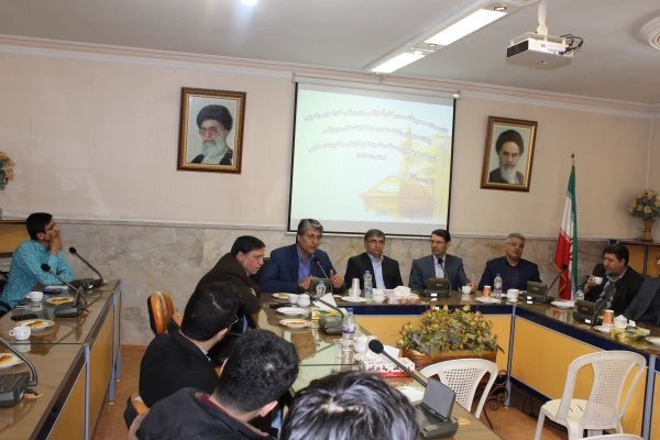 به مناسبت هفته تربیت اسلامی و امور تربیتی برگزار شد:
نشست صمیمانه مدیرکل آموزش و پرورش استان با دانشجو معلمان رشته مشاوره و فعالیت های پرورشی دانشگاه فرهنگیان 2