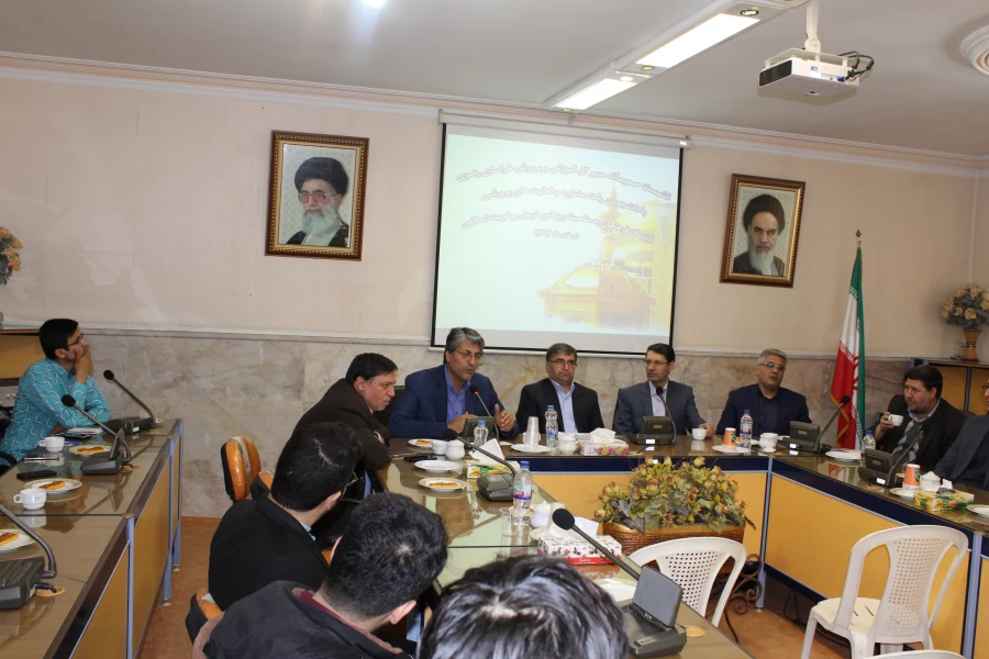 به مناسبت هفته تربیت اسلامی و امور تربیتی برگزار شد:
نشست صمیمانه مدیرکل آموزش و پرورش استان با دانشجو معلمان رشته مشاوره و فعالیت های پرورشی دانشگاه فرهنگیان 2