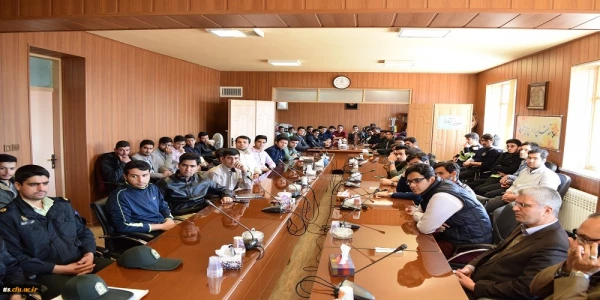 با حضور فرمانده نیروی انتظامی شهرستان سبزوار صورت پذیرفت؛
کارگاه آموزشی آسیب ها و تهدیدها  2