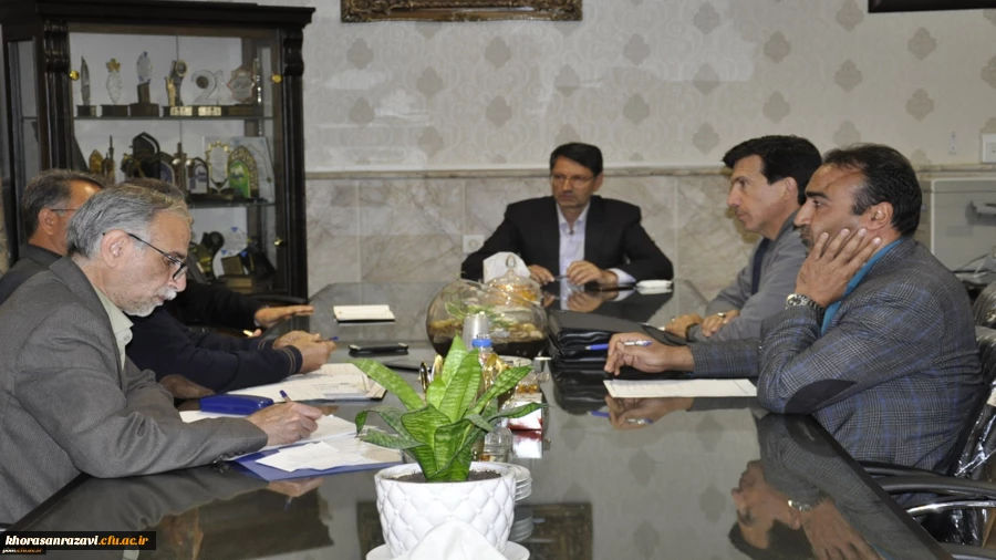 در جلسه شورای ورزش و تربیت بدنی دانشگاه فرهنگیان خراسان رضوی مطرح شد:
شرکت در مسابقات ورزشی دانشگاه ها یکی از بهترین راه ها برای مطرح کردن نام دانشگاه فرهنگیان است