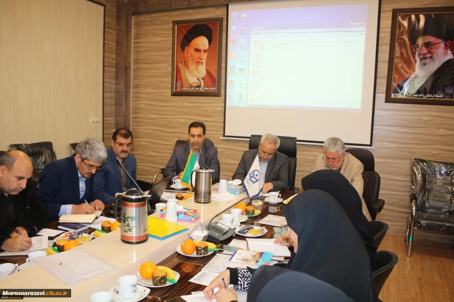 جلسه شورای آموزشی معاونین و کارشناسان آموزشی پردیس ها و واحد های دانشگاه فرهنگیان خراسان رضوی