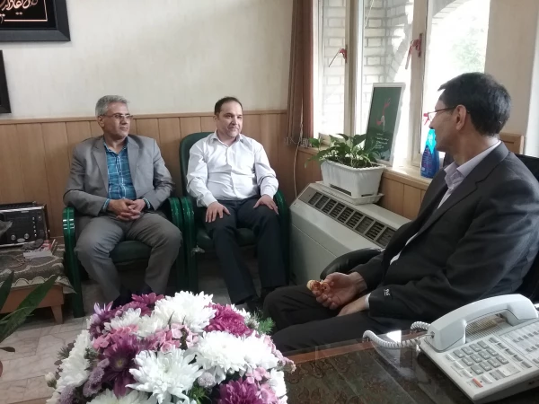 در دیدار مدیر امور پردیس های دانشگاه فرهنگیان خراسان رضوی با مدیر تولید رادیو خراسان رضوی مطرح شد؛
انتخاب دانشجو معلمان مستعد دانشگاه فرهنگیان استان جهت گویندگی در صدا و سیمای خراسان رضوی  3