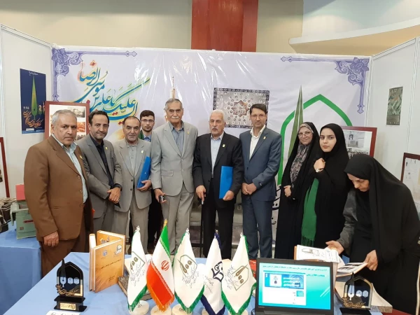 بازدید رئیس دانشگاه فرهنگیان کشور از غرفه دانشگاه فرهنگیان خراسان رضوی 2