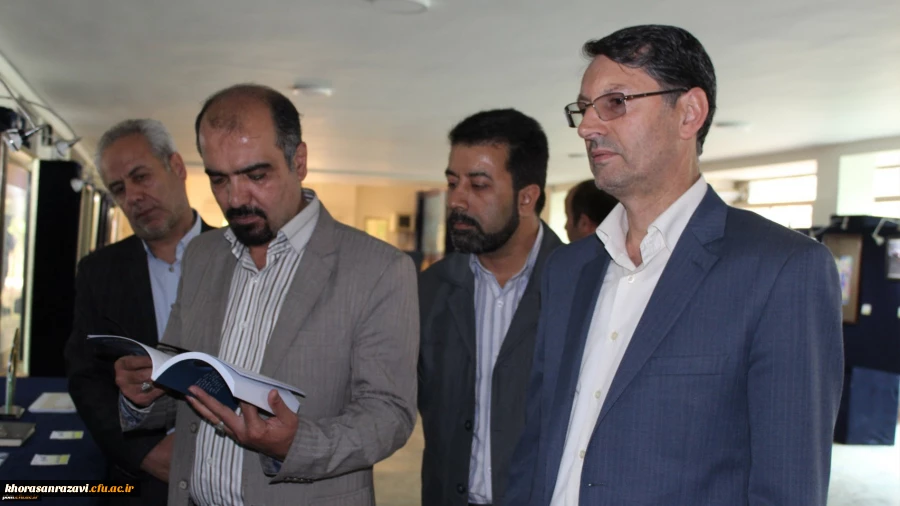 بازدید سرپرست اداره کل برنامه ریزی فرهنگی و اجتماعی دانشگاه فرهنگیان از نمایشگاه تولیدات علمی و فرهنگی استادان و کارکنان پردیس شهید بهشتی