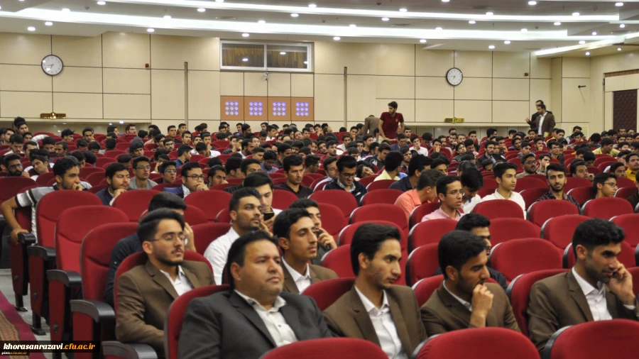 مدیر امور پردیس های دانشگاه فرهنگیان خراسان رضوی:
معلم ناخدای کشتی مدرسه و رستم شاهنامه تعلیم و تربیت است 2