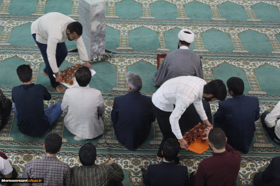 شرکت مسئولان دانشگاه فرهنگیان خراسان رضوی در نماز جماعت و افطار دانشجویان 3