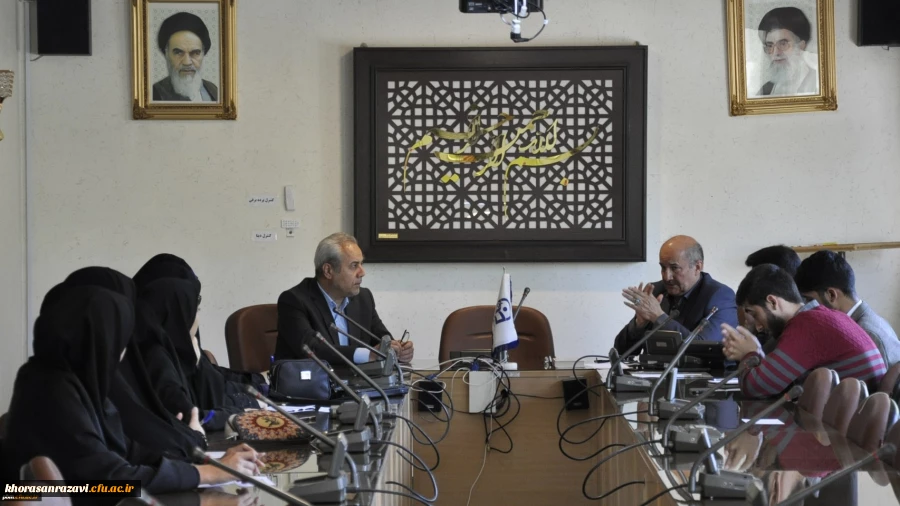 در کارگاه آموزشی مدیرمسئولان و سردبیران نشریات دانشجویی عنوان شد:
دانشجومعلمان با توانمند شدن در حوزه نشریات، می توانند آموزش و پرورش را به عنوان گفتمان غالب در جامعه تبدیل کنند