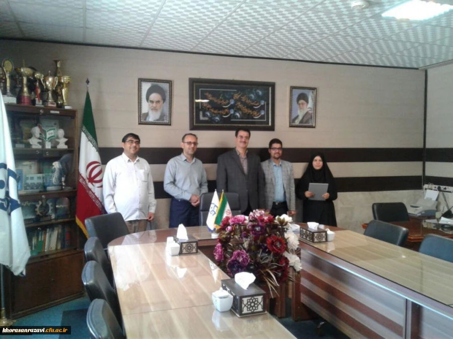 تقدیر از سرکار خانم اولادی مسئول روابط عمومی واحد دانشور نیشابور