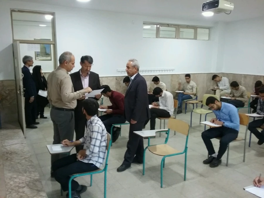 بازدید مدیر امور پردیس های دانشگاه فرهنگیان خراسان رضوی از حوزه برگزاری امتحانات پردیس شهید بهشتی 6