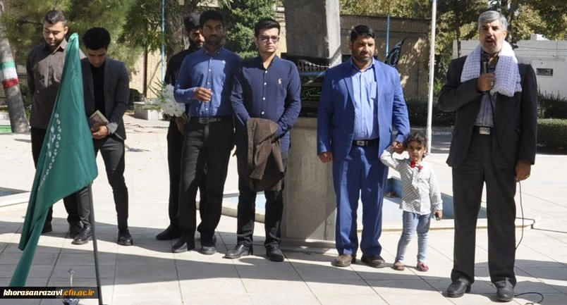 ادای احترام استادان، دانشجویان و کارکنان پردیس شهبد بهشتی به مقام والای شهدا 2ادای احترام استادان، دانشجویان و کارکنان پردیس شهبد بهشتی به مقام والای شهدا 3