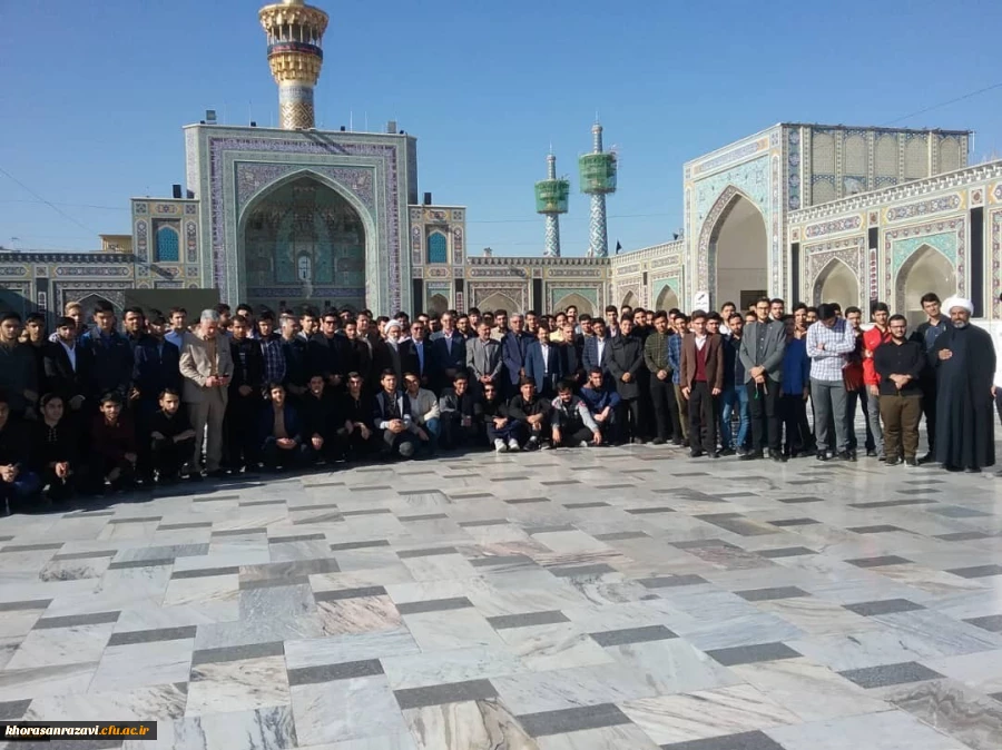 معاون دانشجویی دانشگاه فرهنگیان کشور گفت: دانشگاه فرهنگیان دانشگاه زیست مدار است و زیستن کنار هم باعث می شود که فضاهای معنوی بیشتر باشد.