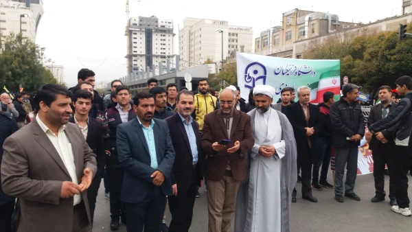حضور استادان، دانشجویان و کارکنان دانشگاه فرهنگیان خراسان رضوی در راهپیمایی 13آبان 4