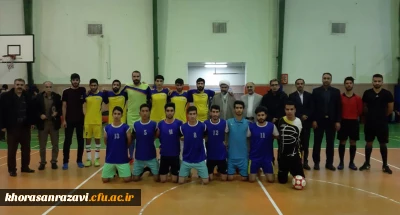 به مناسبت گرامیداشت هفته وحدت حوزه و دانشگاه برگزار شد

مسابقه فوتسال بین  تیم های  پردیس شهید بهشتی دانشگاه فرهنگیان و طلاب حوزه علمیه المهدی (عج)مشهد