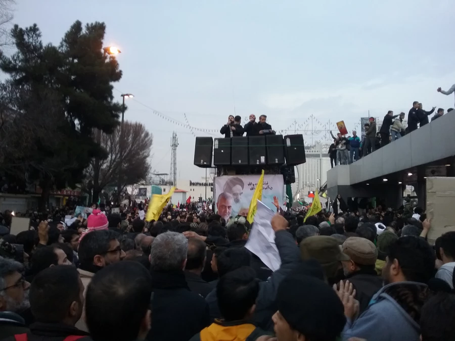 حضور مسئولان استادان و دانشجویان دانشگاه فرهنگیان خراسان رضوی در مراسم وداع با پیکر مطهر سردار شهید سلیمانی 7