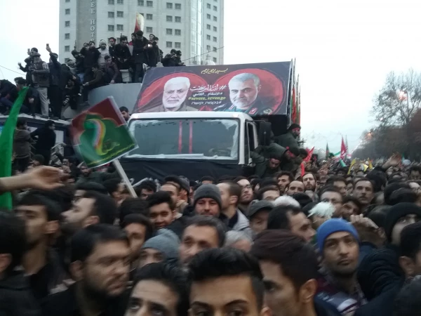 حضور مسئولان استادان و دانشجویان دانشگاه فرهنگیان خراسان رضوی در مراسم وداع با پیکر مطهر سردار شهید سلیمانی 8