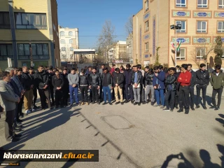 برافراشتن پرچم حمهوری اسلامی ایران در واحد دانشگاهی ثامن الحجج(ع) در اولین روز از ایام الله دهه مبارک فجر