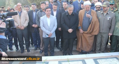 به مناسبت ایام الله دهه فجر برگزار شد؛

غبار روبی مزار شهدا با حضور استاندار خراسان رضوی