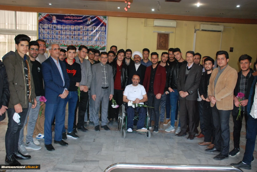 عیادت دانشجو معلمان دانشگاه فرهنگیان خراسان رضوی از جانبازان قطع نخاعی در مرکز توانبخشی امام خمینی (ره) مشهد 6