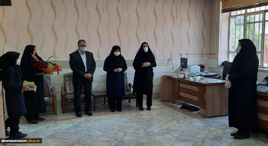 تقدیر مسئولین پردیس ازکارکنان حوزه ی آموزش در دهه سرآمدی آموزش وایام بزرگداشت مقام معلم